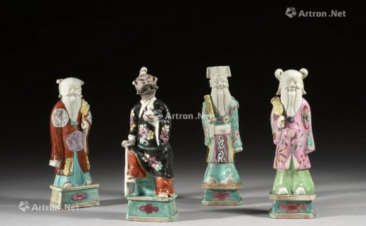 --                            0169 
                            清嘉庆 粉彩神仙立像四尊