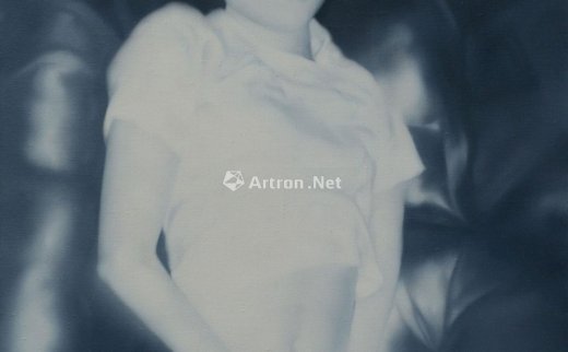 何森
                                                                                                                                                0225 
                            1999年作 沙发上的女孩 布面油画