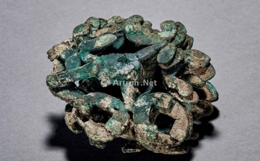 --                            7451 
                            西汉早期 汉初半两叠铸树 -中国嘉德国际拍卖有限公司