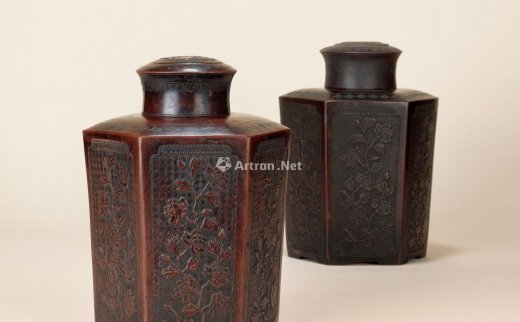 --                            2244 
                            清中期 六方印纹紫砂茶叶罐 （一组二件） -北京匡时国际拍卖有限公司
