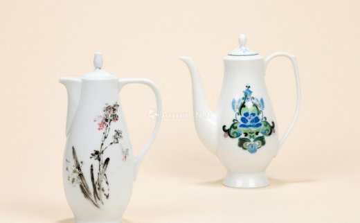 --                            3127 
                            近现代 釉中彩壶 （一组两件） -北京匡时国际拍卖有限公司